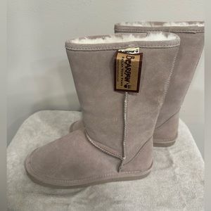 BearPaw light tan boot new with tags & box